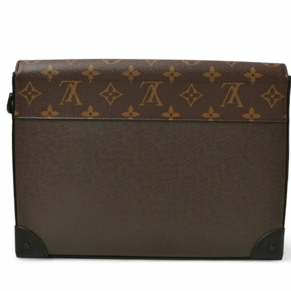 LOUIS VUITTON Authentic Brown Monogram Pochette Clutch Bag - Picture 3 of 12